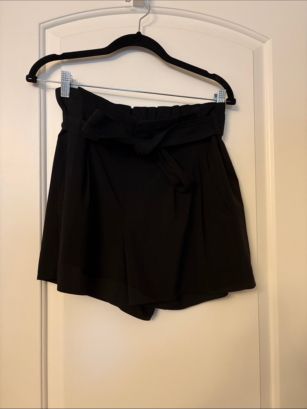Athleta Skyline Short High-Waist Belted Women’s Shorts - Black
